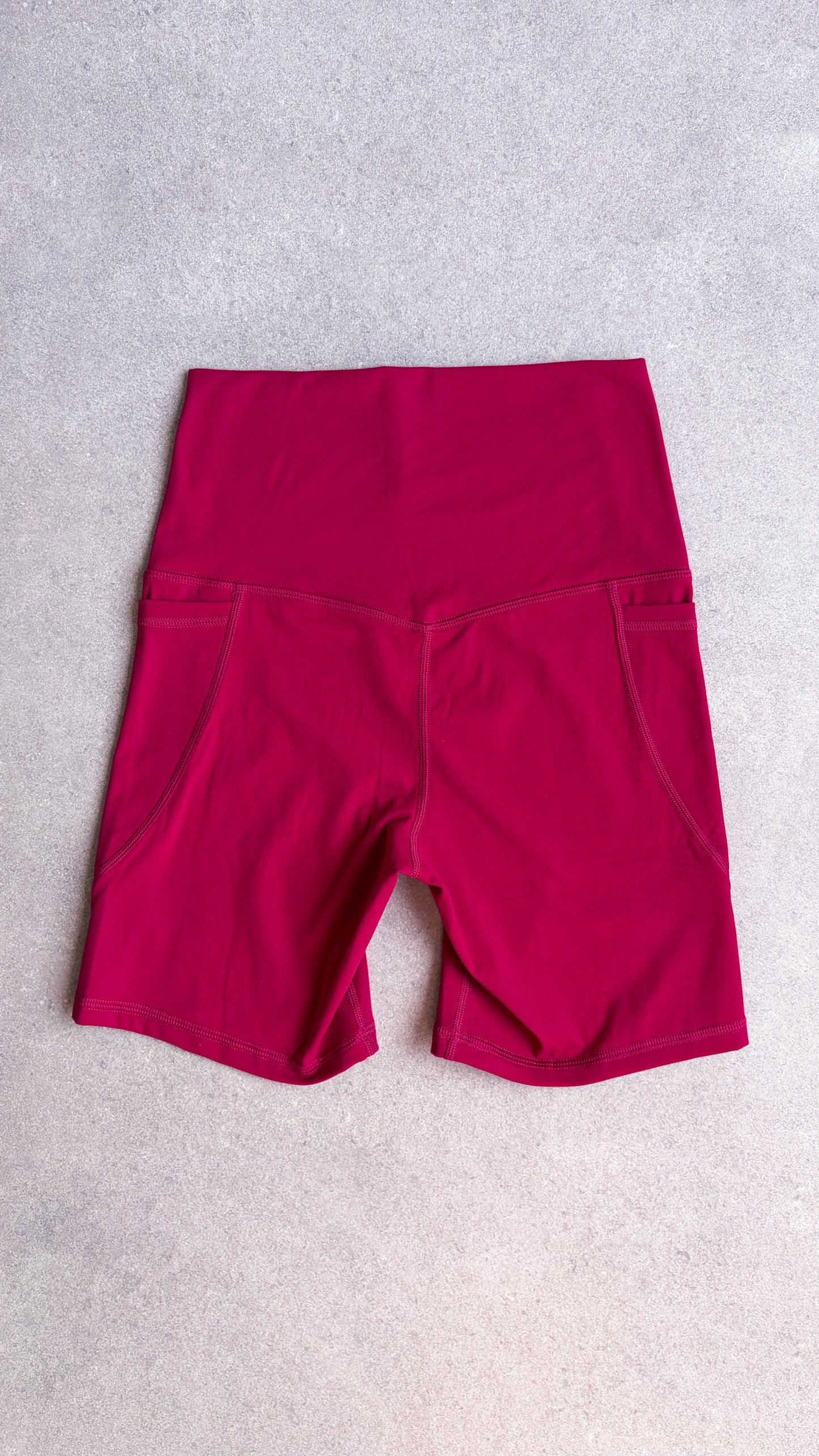 Pocket Mid Short Berry