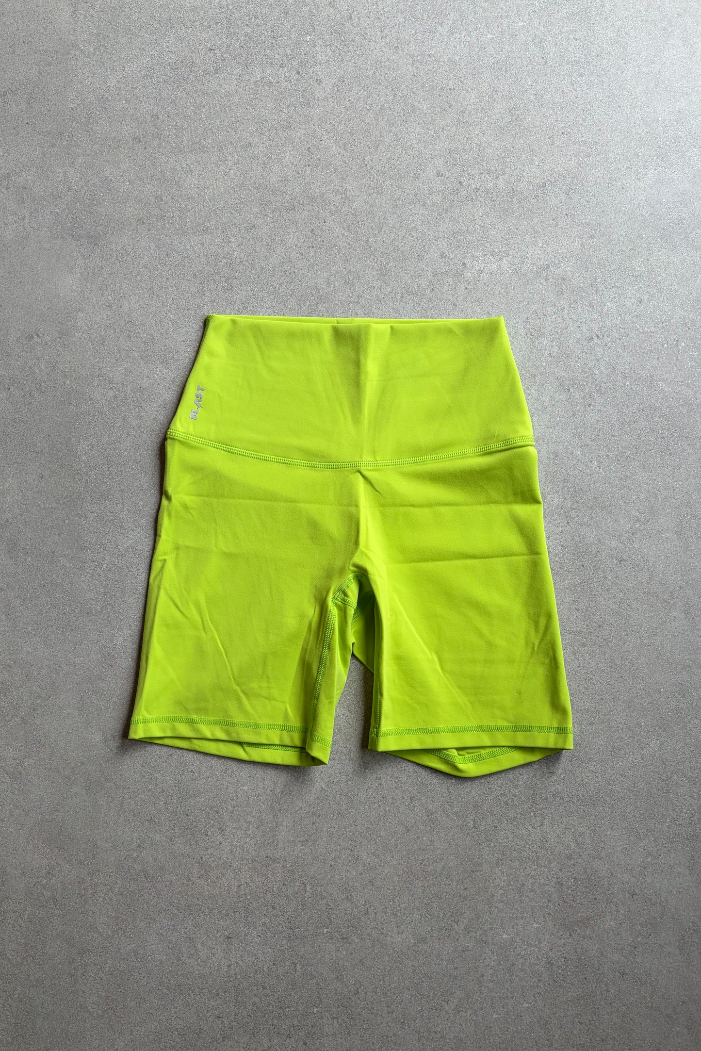 Mid Short Verde Lima