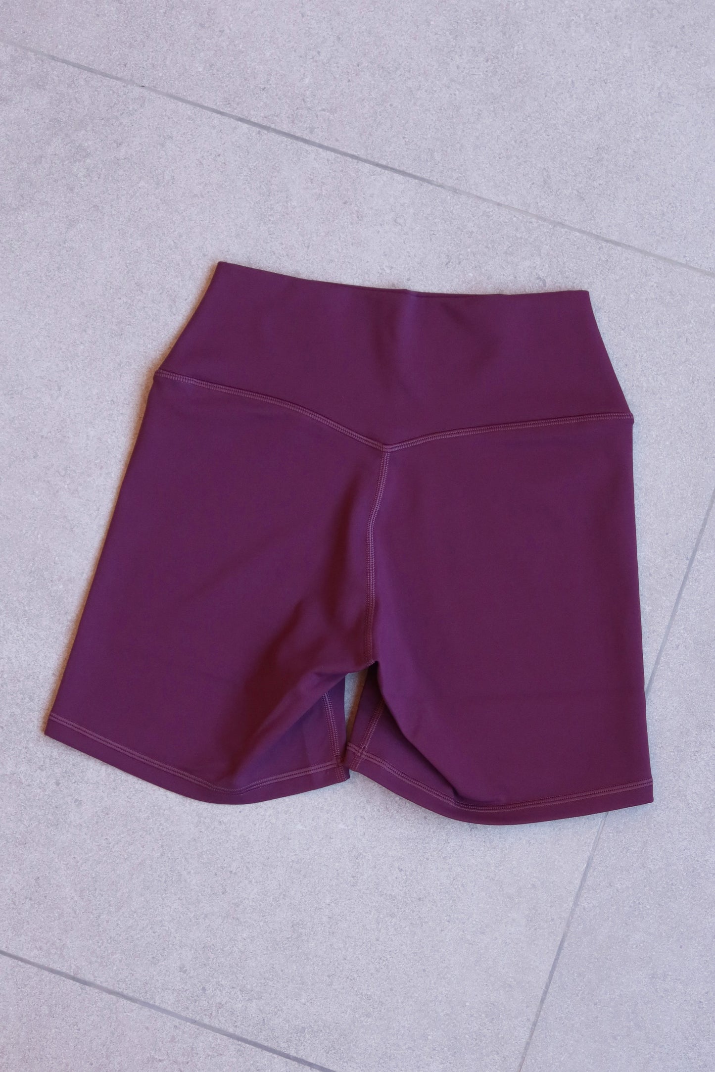 Lumi Short Uva